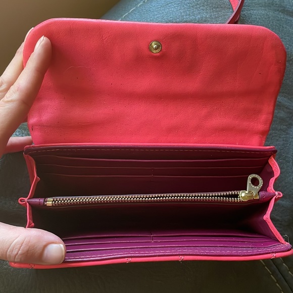 Marc by Marc Jacobs Coral Quilted Crossbody Wallet Bag with Chain - Picture 2 of 10